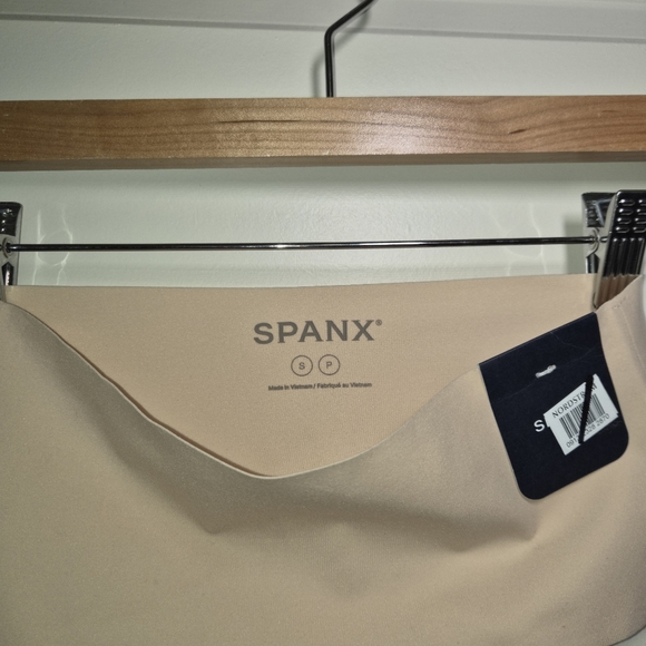 Spanx Shapewear Thong Small - Picture 3 of 4